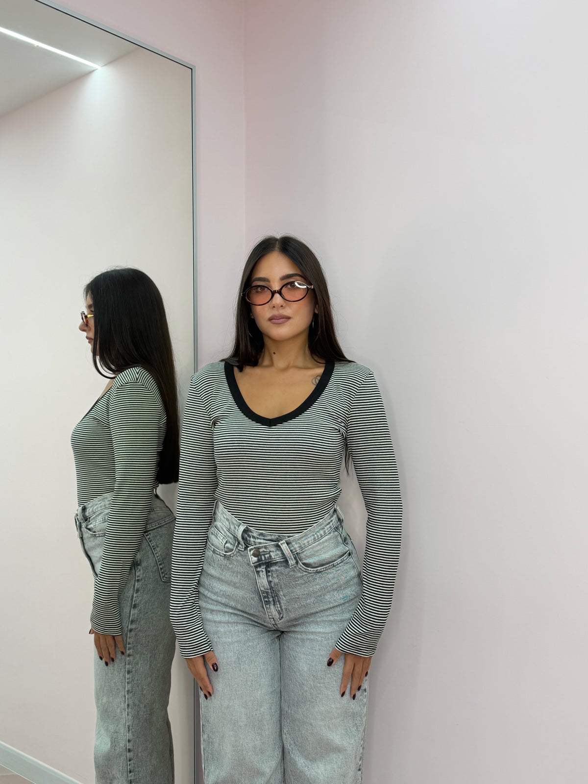Maglia “Righe scollo a V”